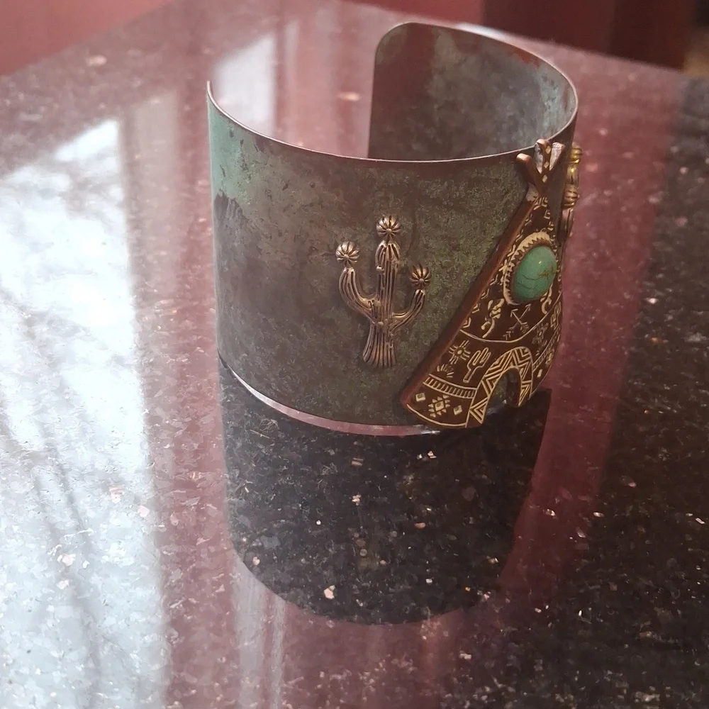 Turquoise Cuff Bracelet - Picture 3 of 5